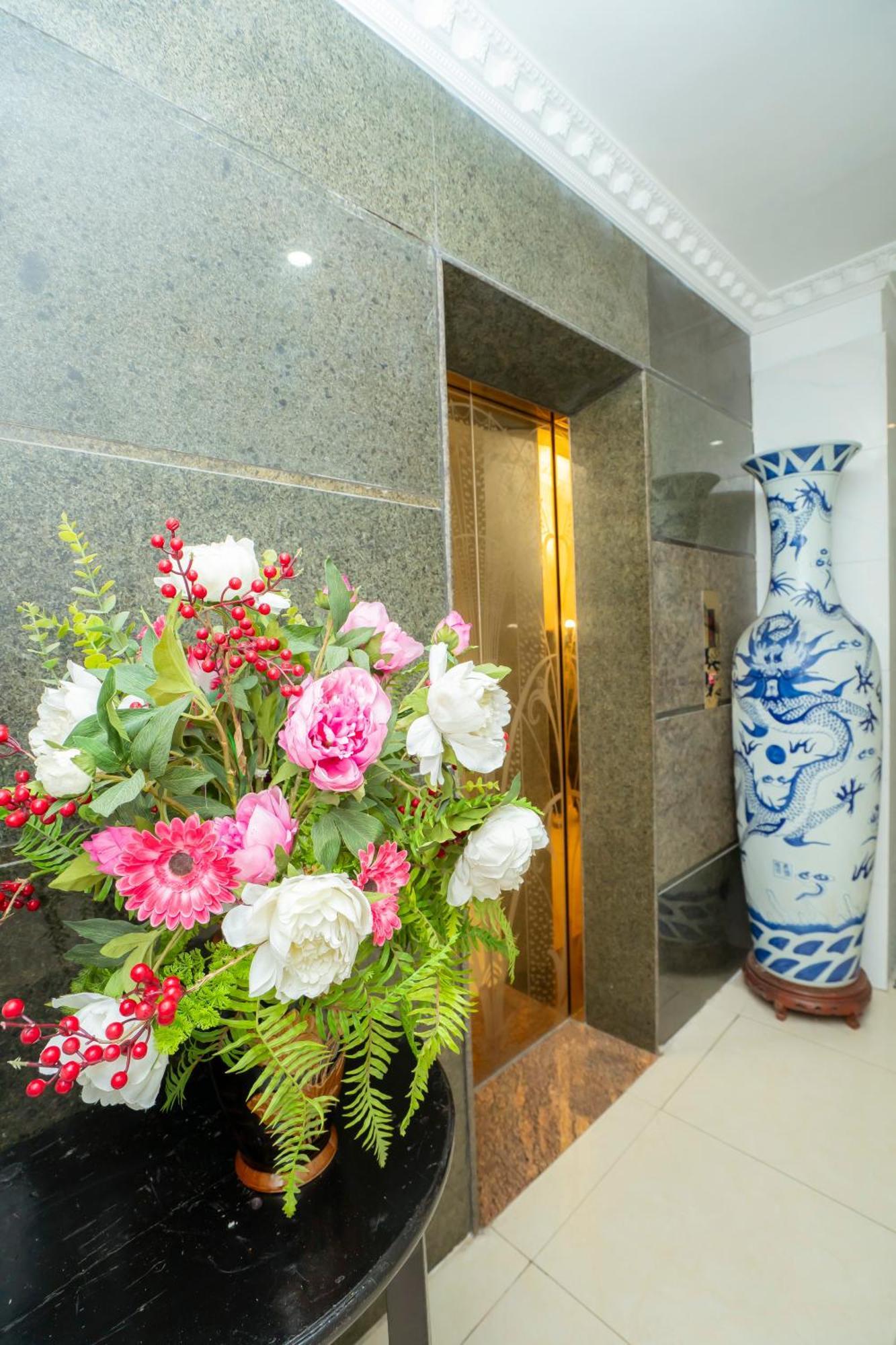 Golden Rose Premium Hotel Hanoi Exterior photo